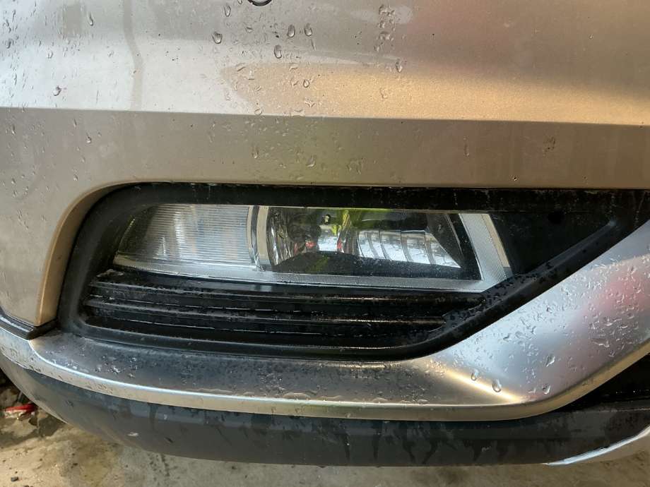 Tåkelykt høyre foran til VW Passat, 2015-2019 (Fase 1) (B8) (B8) (VOLKSWAGEN|)