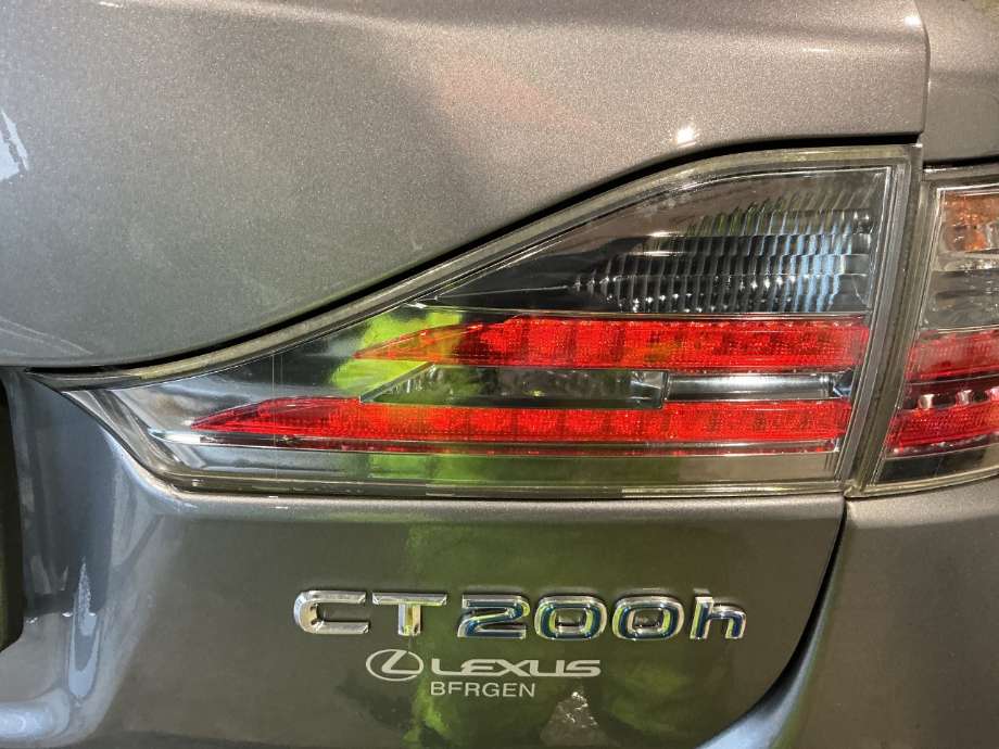Baklykt høyre indre til Lexus CT, 2010-2020  (LEXUS|)