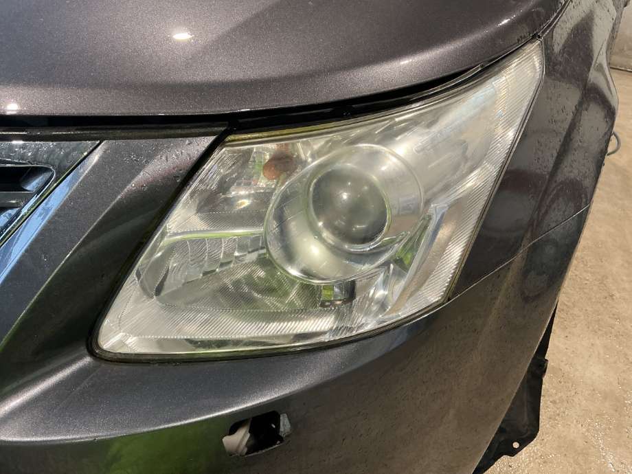Frontlykt venstre halogen til Toyota Avensis, 2009-2015 (Type III, Fase 1)  (TOYOTA|8117005310)
