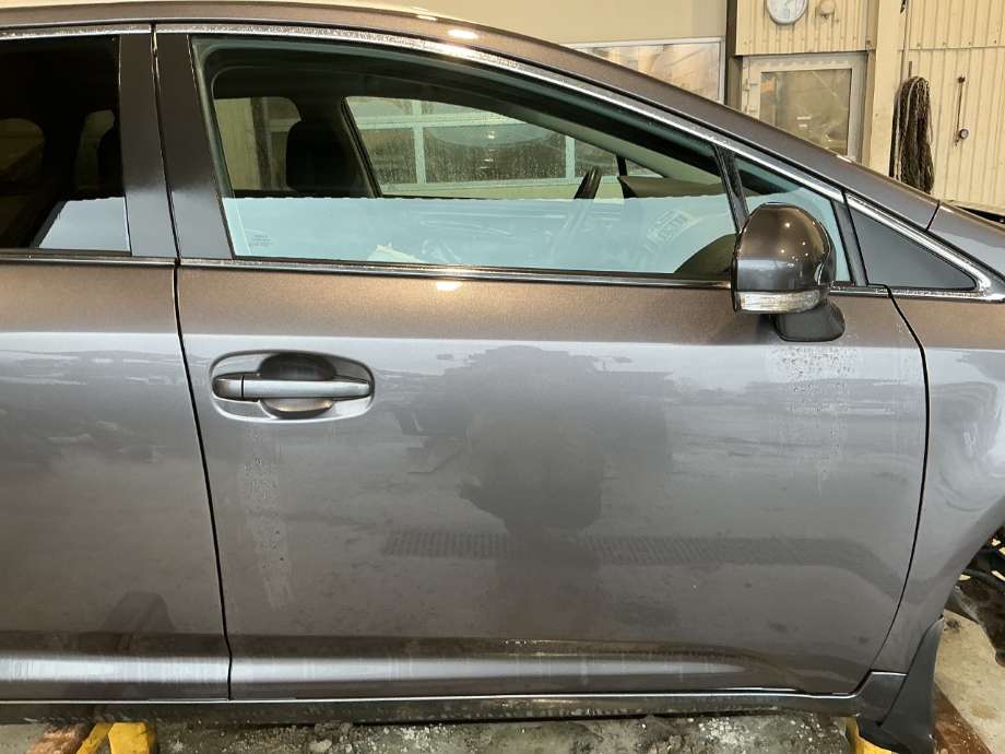 Dør høyre foran til Toyota Avensis, 2009-2015 (Type III, Fase 1)  (TOYOTA|)
