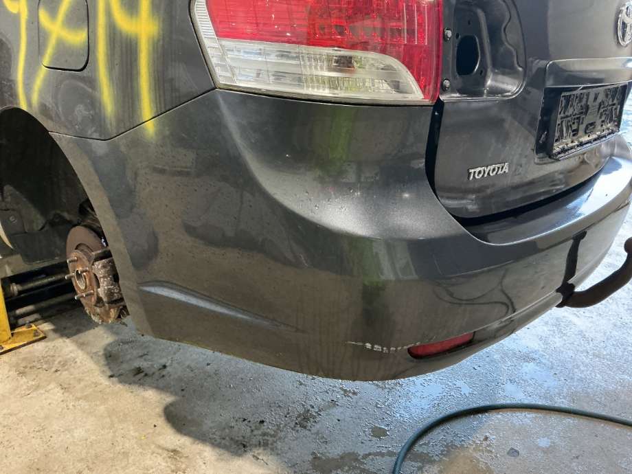 Støtfanger bak til Toyota Avensis 2009-2015 (Type III, Fase 1)  (TOYOTA|)