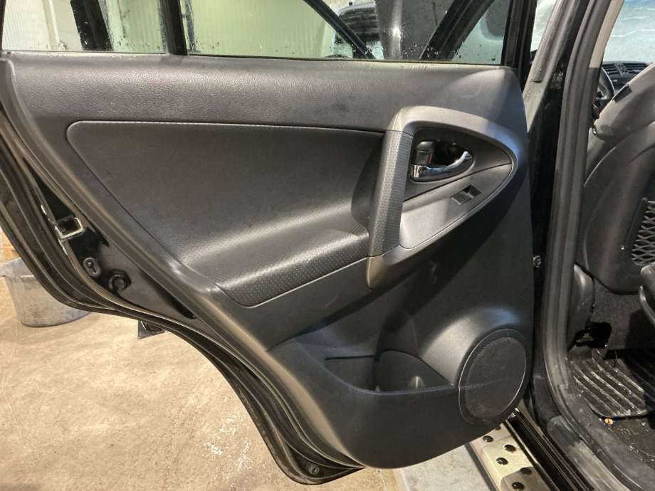 Dørtrekk venstre til Toyota RAV4, 2009-2013 (Type III, Fase 2)  (TOYOTA|)