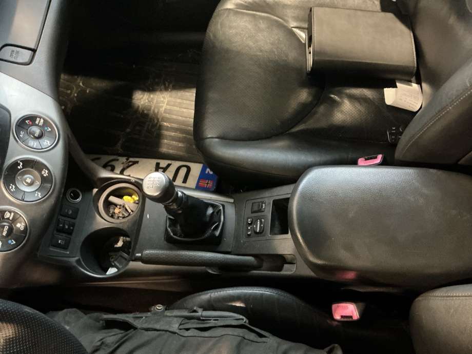 Innredning, Konsoll til Toyota RAV4, 2009-2013 (Type III, Fase 2)  (TOYOTA|)