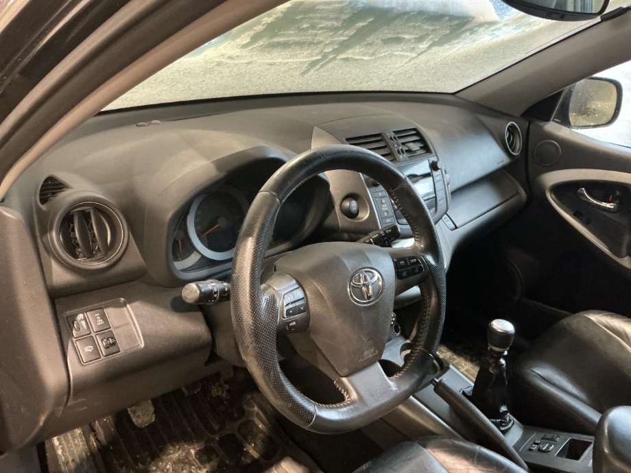 Dashbord til Toyota RAV4, 2009-2013 (Type III, Fase 2)  (TOYOTA|)