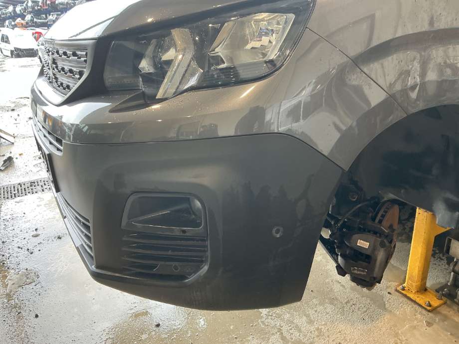 Støtfanger foran til Peugeot Partner 2019-->> (Type III)  (PEUGEOT|)