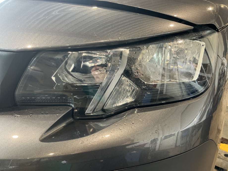 Frontlykt venstre halogen til Peugeot Partner, 2019-->> (Type III)  (PEUGEOT|98 168 269 80)