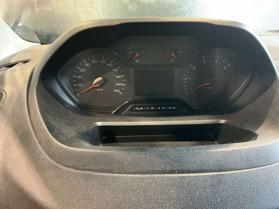 Instrumentpanel til Peugeot Partner, 2019-->> (Type III)  (PEUGEOT|)