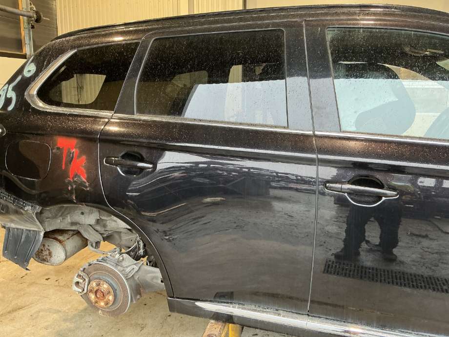 Dør høyre bak til Mitsubishi Outlander, 2015-->> (Type III, Fase 2)  (MITSUBISHI|)