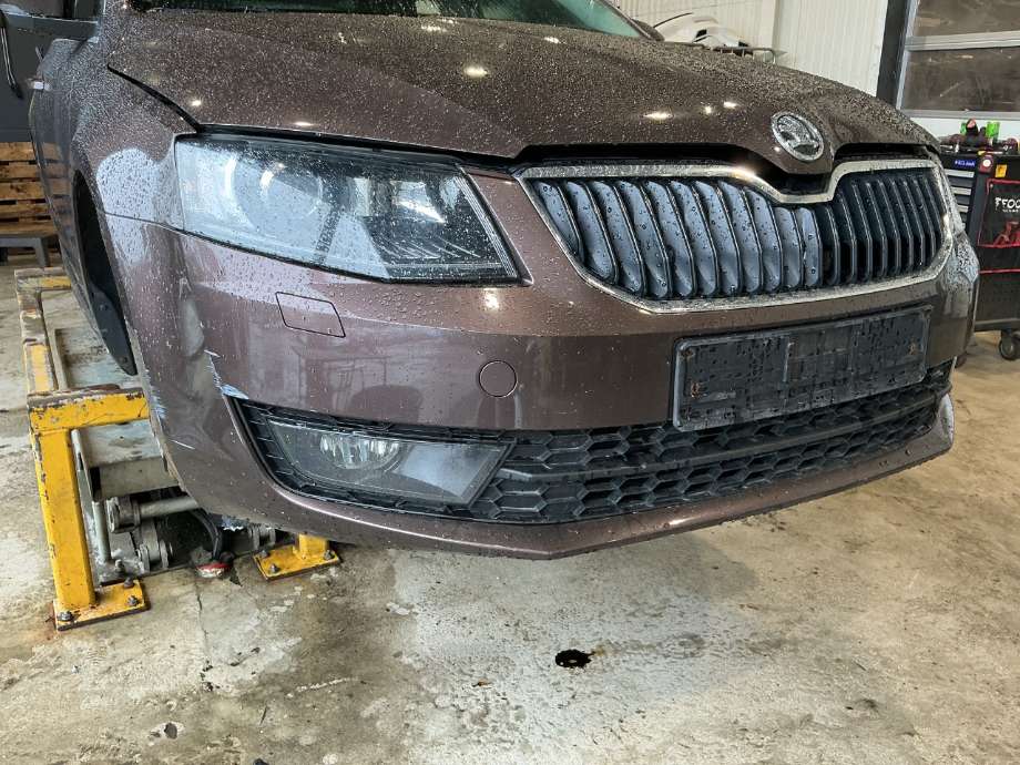 Støtfanger foran til Škoda Octavia, 2013-2016 (Type III, Fase 1)  (SKODA|)