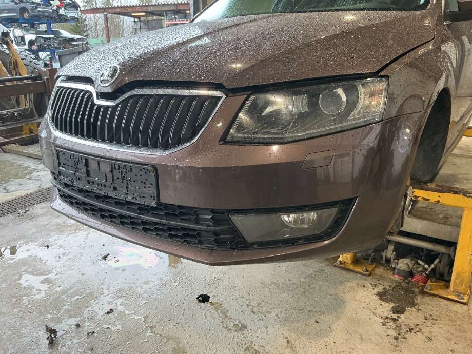 Støtfanger foran til Škoda Octavia 2013-2016 (Type III, Fase 1)  (SKODA|)