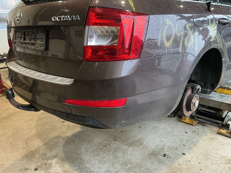 Støtfanger bak til Škoda Octavia, 2013-2016 (Type III, Fase 1)  (SKODA|)