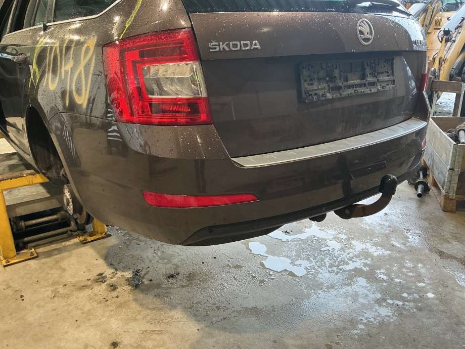 Støtfanger bak til Škoda Octavia 2013-2016 (Type III, Fase 1) (SKODA|)