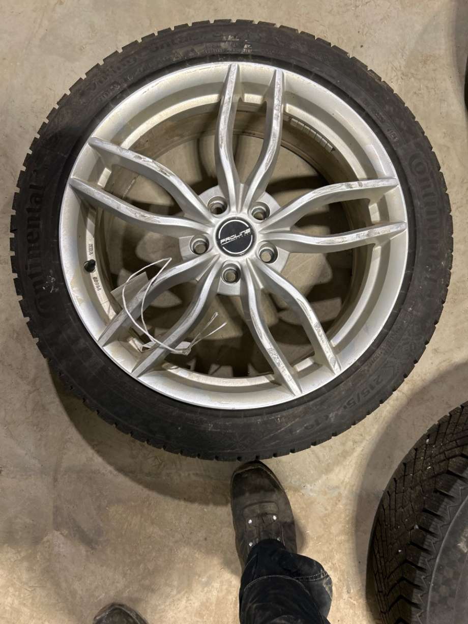 Diverse deler til Annet Dekk vinter piggfri 0-->>  (93T|215/55R19|VIKING CONTACT 8)