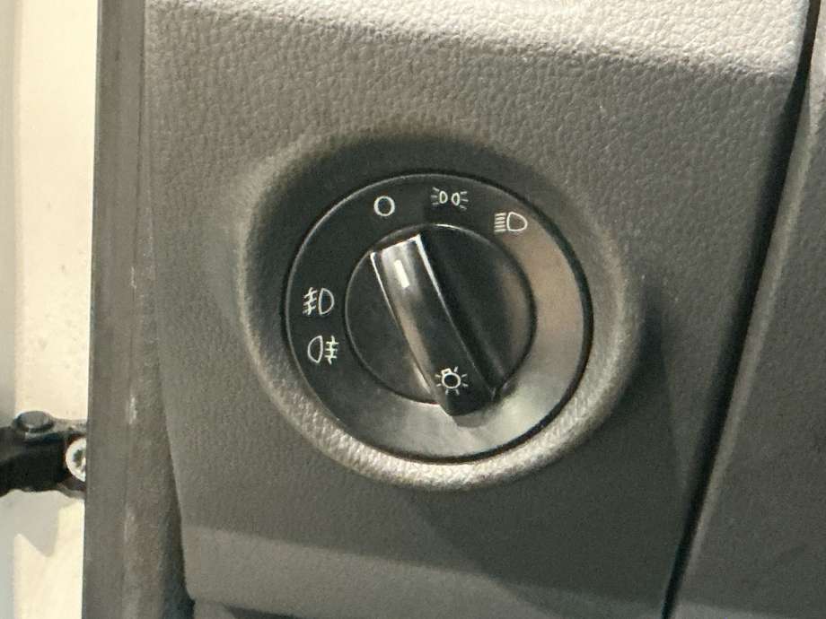 Bryter lys til VW Amarok, 2010-2016 (Type I, Fase 1)  (VOLKSWAGEN|)