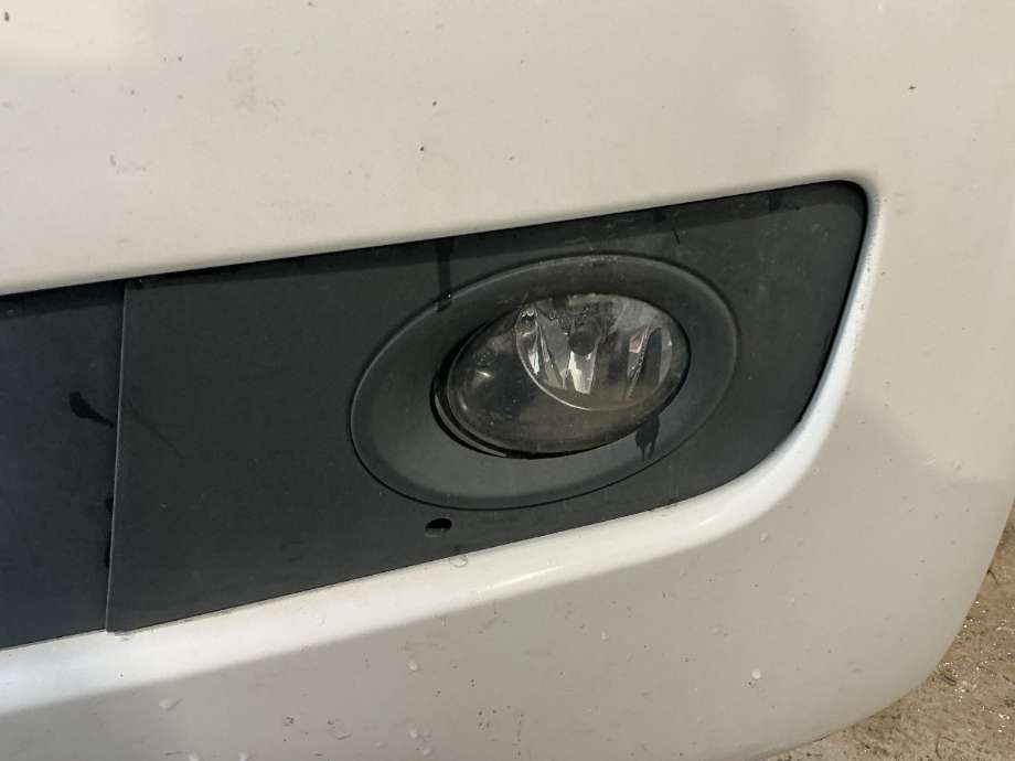 Tåkelykt venstre foran til VW Amarok, 2010-2016 (Type I, Fase 1)  (VOLKSWAGEN|)