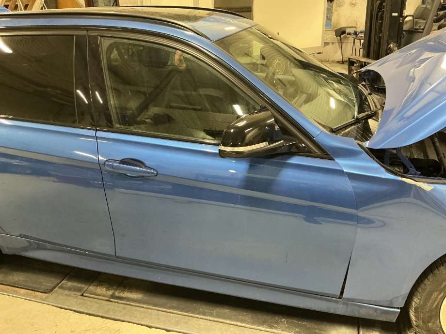 Dør høyre foran til BMW 3-Serie 2012-2018 (F30/F31/F34) (F30/F31/F34) (BMW|)