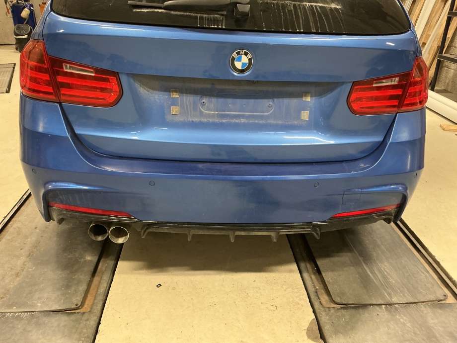 Støtfanger bak til BMW 3-Serie, 2012-2018 (F30/F31/F34) (F30/F31/F34) (BMW|51 12 8 056 577)