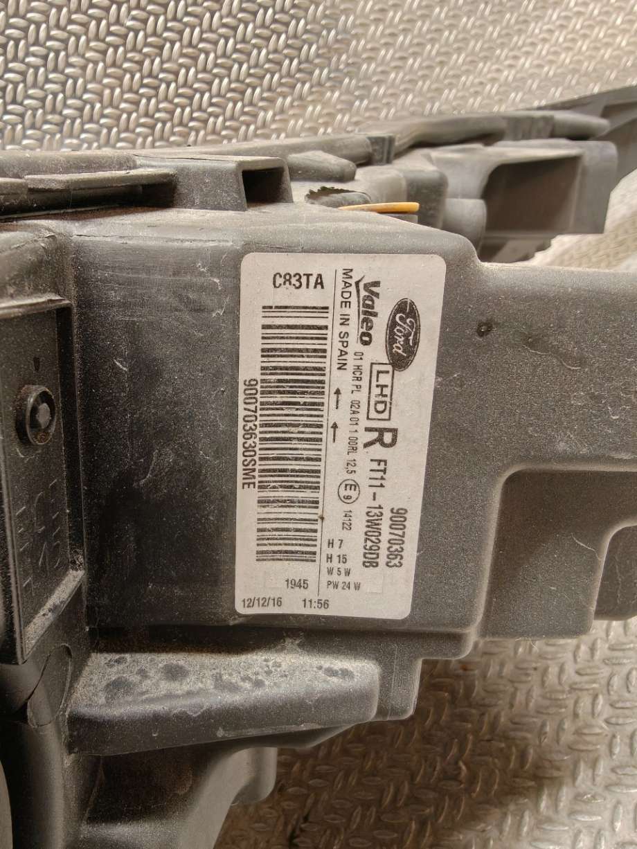 Frontlykt høyre halogen til Ford Transit Connect 2013-2018 Type II, Fase 1  (FORD|FT11-13W029-AA|1912544|)