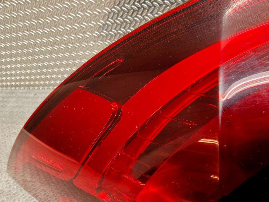 Baklykt venstre til Mercedes GLE 2019-->> (W167) (W167) (MERCEDES|A 167 906 10 07|)