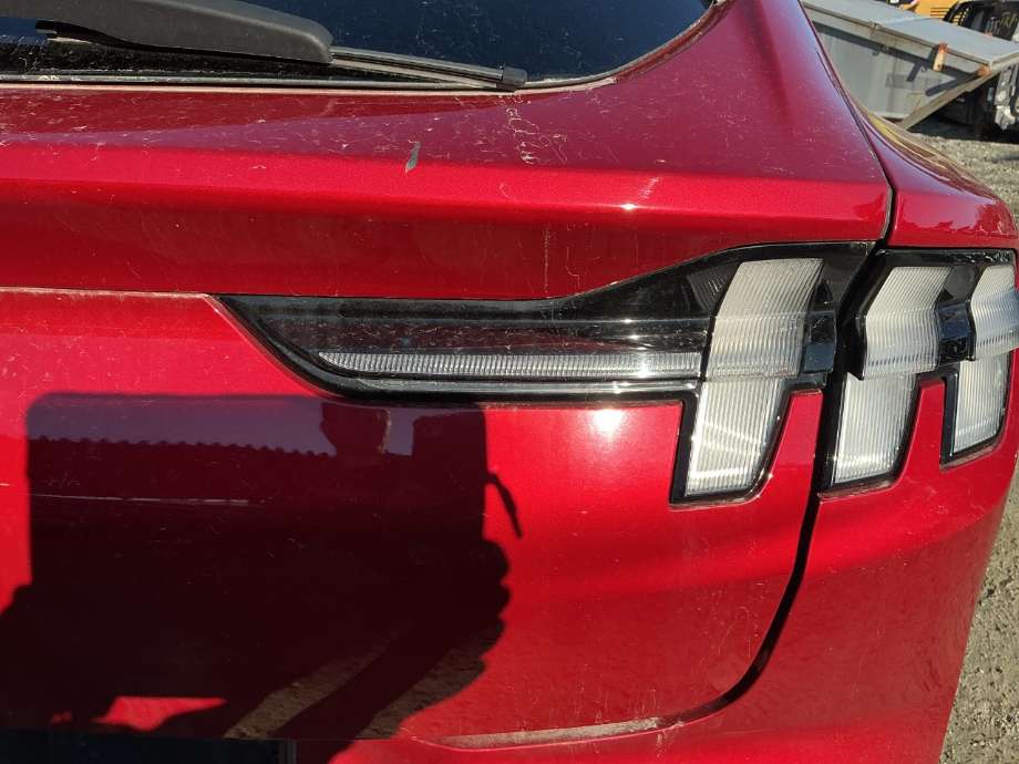 Baklykt høyre indre til Ford Mustang Mach-e, 2020-->>  (FORD (US)|LJ8B-13A602-AE)