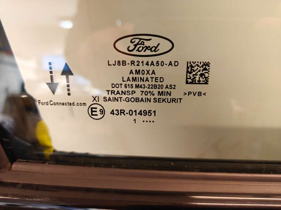 Siderute høyre foran til Ford Mustang Mach-e 2020-->>  (FORD (US)|LJ8B-R214A50-AD|2608405|)