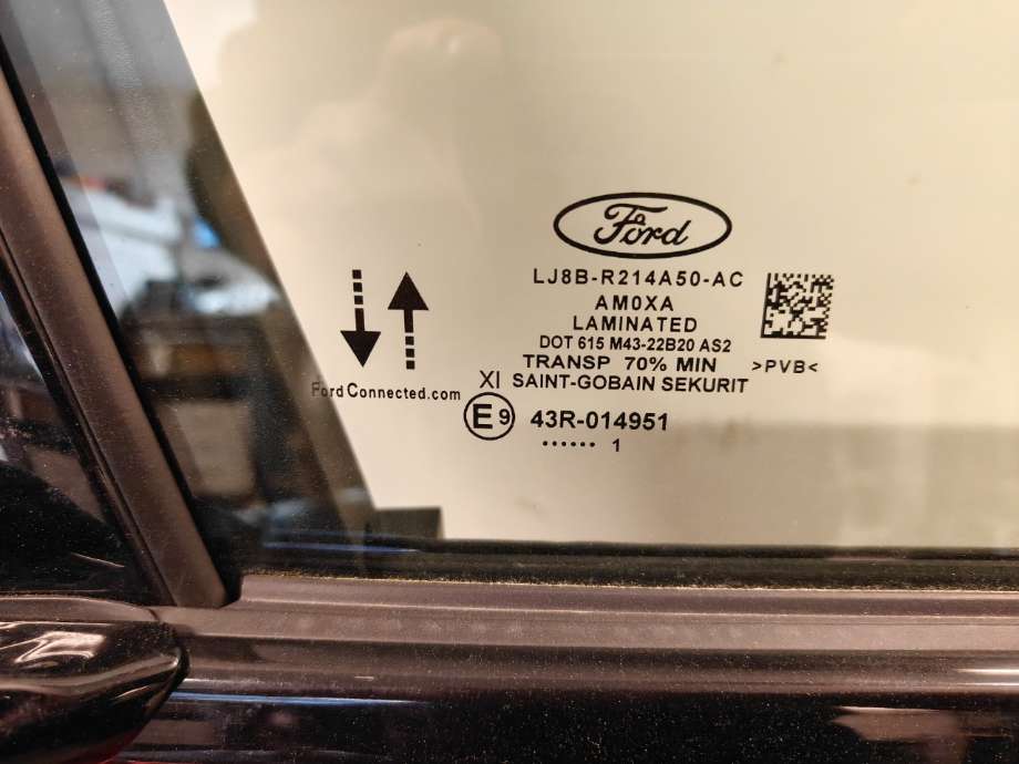 Siderute høyre foran til Ford Mustang Mach-e 2020-->>  (FORD (US)|LJ8B-R214A50-AD|2608405|)