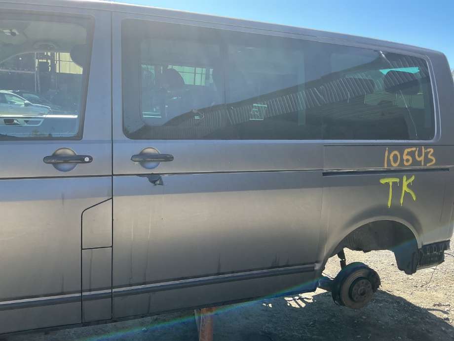 Dør venstre skyvedør til VW Transporter / Caravelle, 2009-2015 (Fase 2) (T5) (T5) (VOLKSWAGEN|)