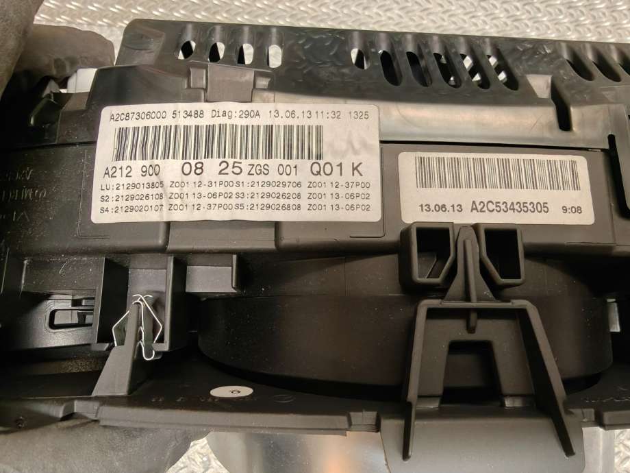 Instrumentpanel til Mercedes E-Klasse 2013-2016 (Fase 2) (W212) (W212) (MERCEDES|A 212 900 71 29|A 212 900 08 25|A212 900 08 25 ZGS)