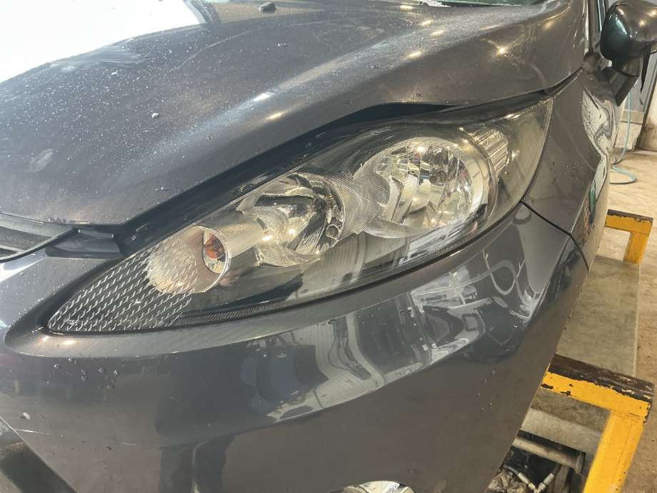 Frontlykt venstre halogen til Ford Fiesta, 2008-2012 (Type VI, Fase 1)  (FORD|8A61-13W030-AJ)