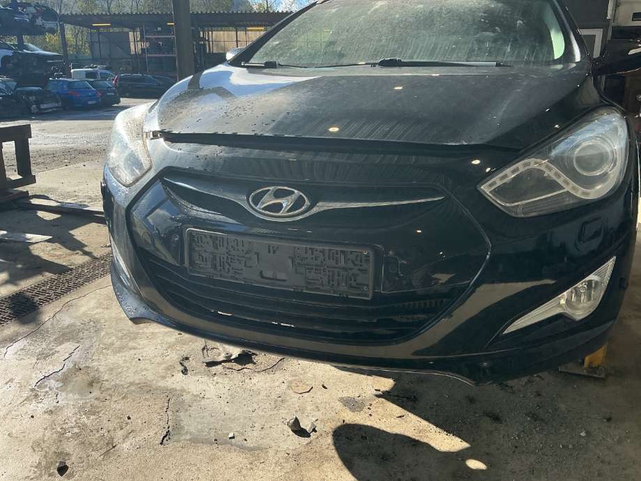Støtfanger foran til Hyundai i40 2012-2017  (HYUNDAI|)