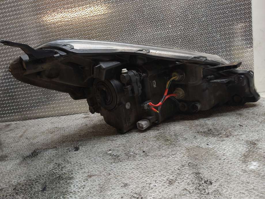 Frontlykt venstre halogen til Toyota Yaris 2014-2020 (Type III, Fase 2) (TOYOTA|811700DA30||0D1600D161)
