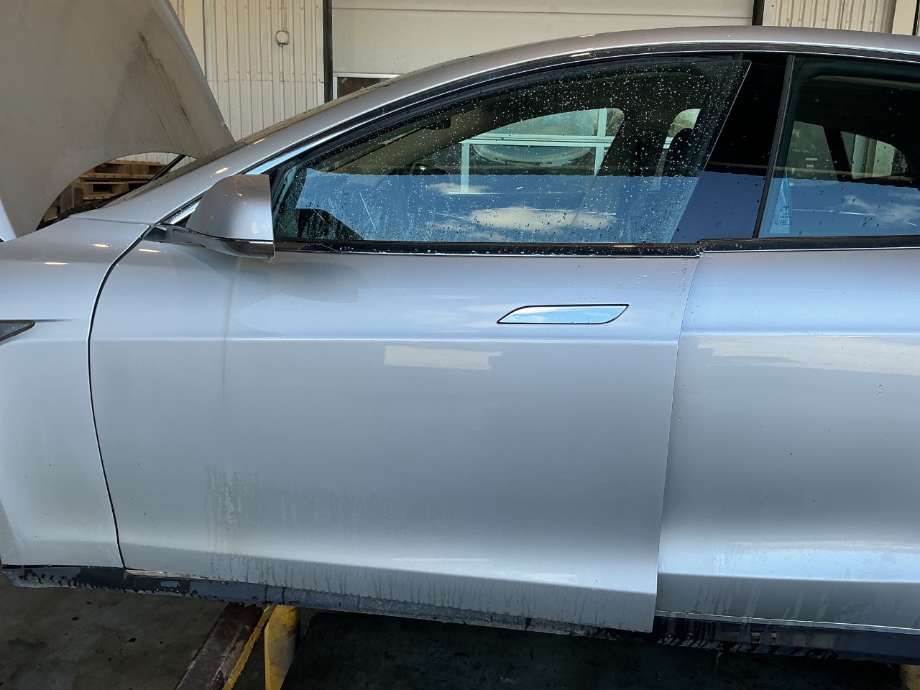 Dør venstre foran til Tesla Model S, 2013-2016 (Fase 1)  