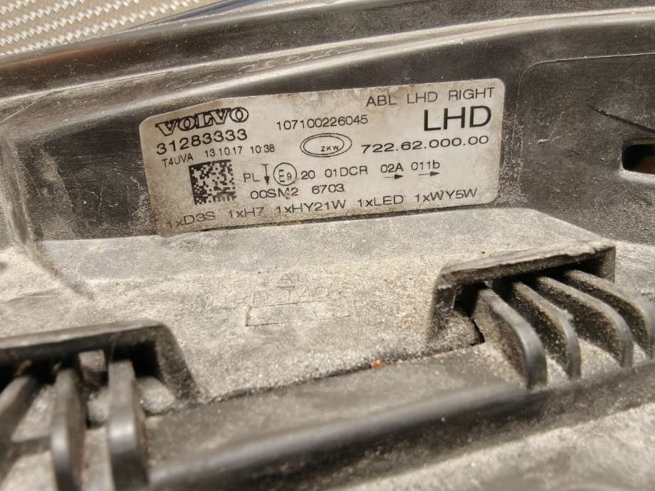 Frontlykt høyre halogen til Volvo V40 2012-2019  (VOLVO|31383159||31283333)