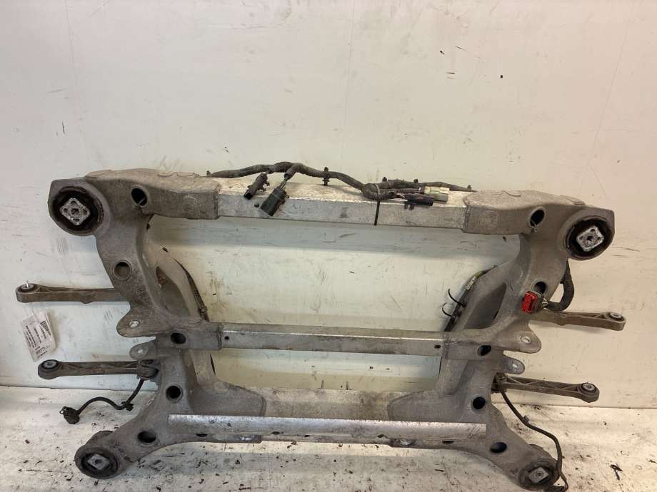 Travers bak til Tesla Model S 2013-2016 (Fase 1) (600701200E|6007012-00-E|)