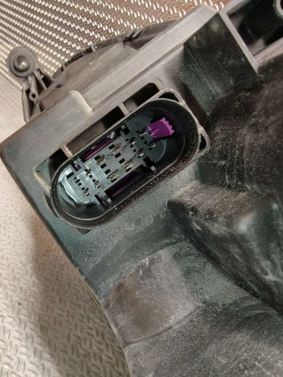 Frontlykt høyre xenon til VW Golf V, Combi 2003-2008  (VOLKSWAGEN|1K6 941 040||1K6 941 032)