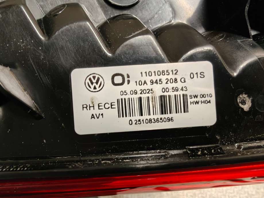 Baklykt høyre til VW ID.3 2020-->>  (VOLKSWAGEN|10A 945 208 G|)