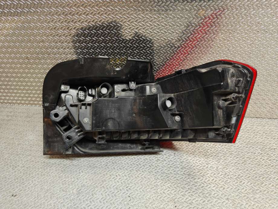 Baklykt venstre til VW ID.3 2020-->>  (VOLKSWAGEN|10A 945 207 G|10A 945 207 C)