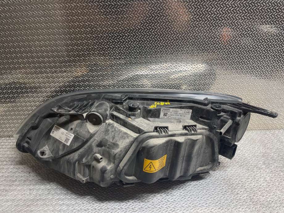 Frontlykt høyre xenon til Volvo V40 2012-2019 (VOLVO|31383159||31420008)