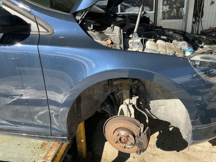 Skjerm høyre foran til Volvo V40, 2012-2019  (VOLVO|)