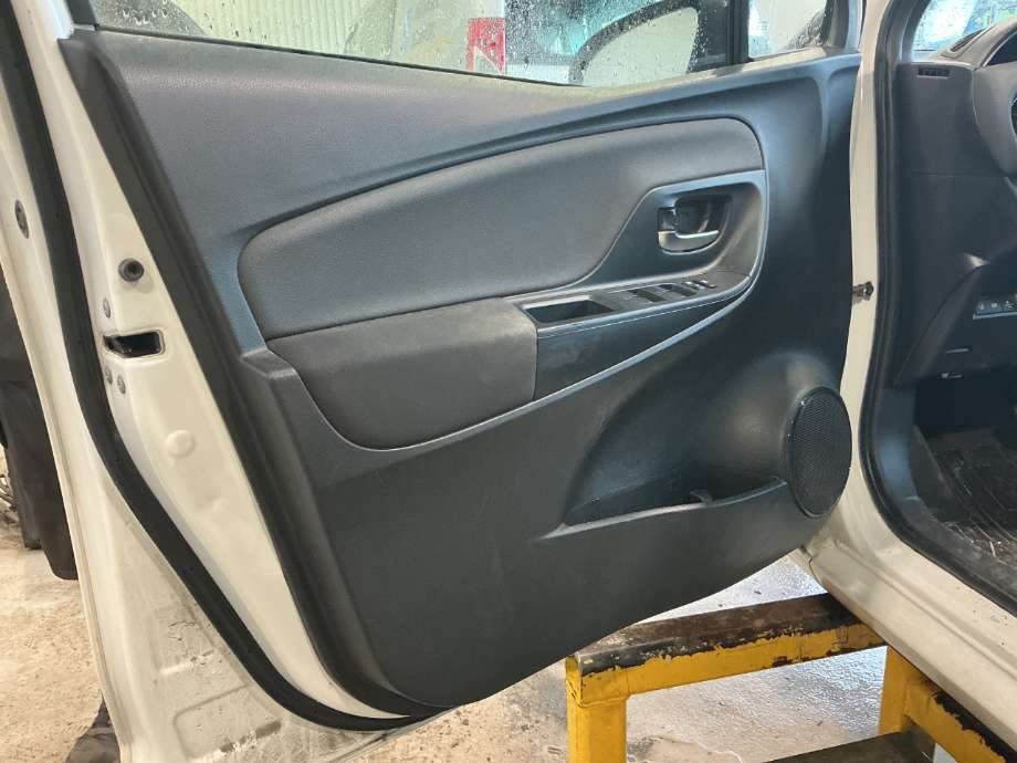 Dørtrekk venstre til Toyota Yaris, 2014-2020 (Type III, Fase 2)  (TOYOTA|)