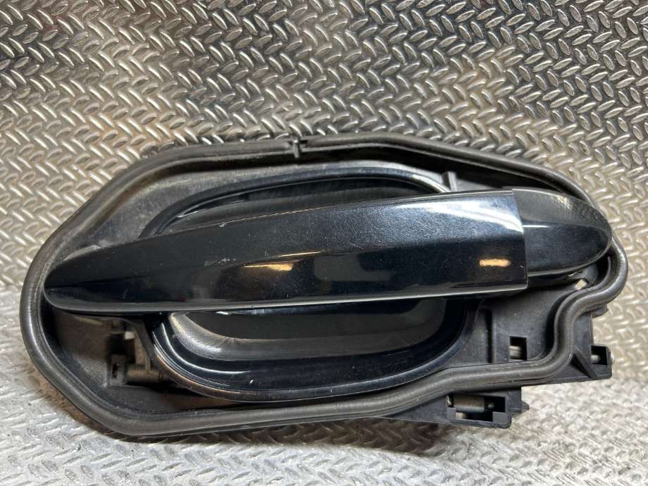 Dørhåndtak utv høyre foran til BMW 5-Serie 2003-2010 (E60/E61) (E60/E61) (BMW|51217199556|51216961444|)