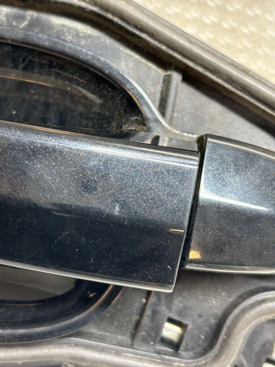 Dørhåndtak utv høyre foran til BMW 5-Serie 2003-2010 (E60/E61) (E60/E61) (BMW|51217199556|51216961444|)
