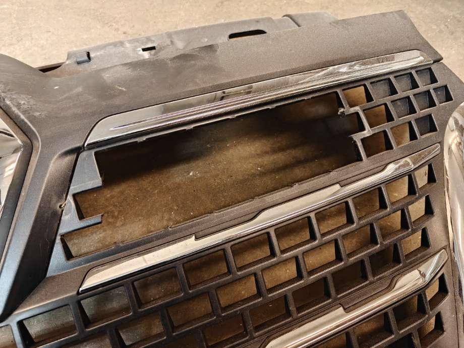 Grill til Renault Master 2014-->> (Type III, Fase 2)  (RENAULT|)