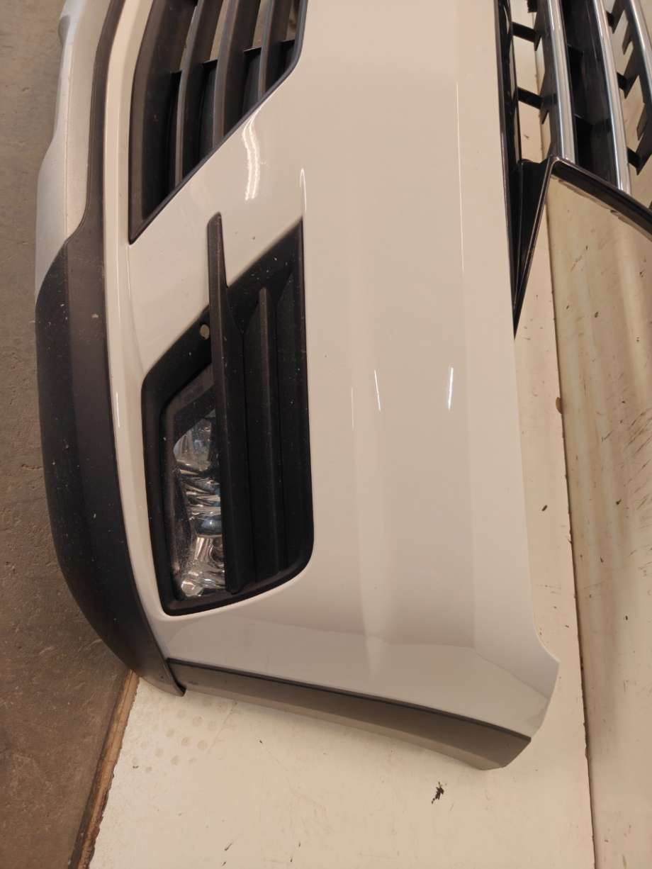 Støtfanger foran til VW Caddy 2015-2020 (Type III, Fase 3)  (VOLKSWAGEN|2K5 807 221 L|)