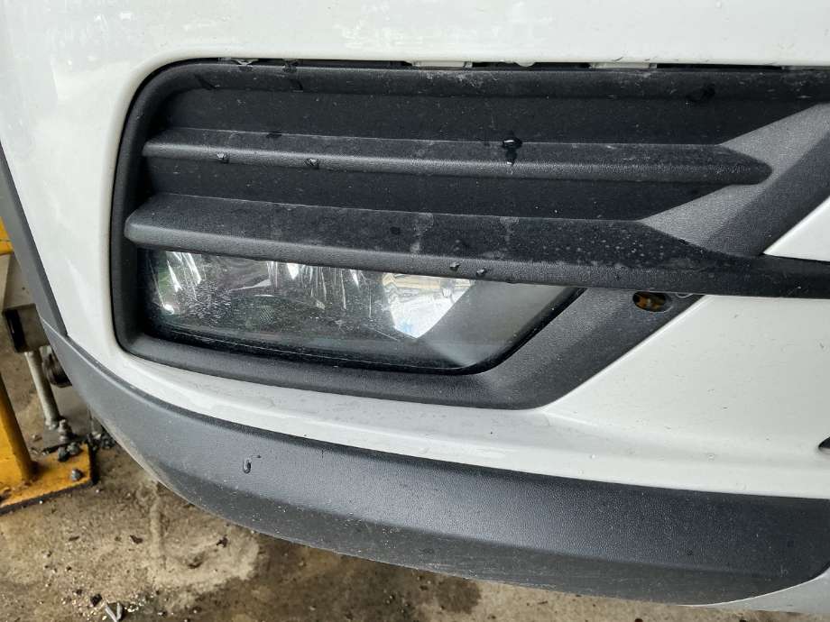 Tåkelykt høyre foran til VW Caddy 2015-2020 (Type III, Fase 3) (VOLKSWAGEN|2K5 941 662 D|2K5 941 662 B|)