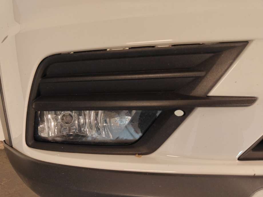 Grill høyre til VW Caddy 2015-2020 (Type III, Fase 3) (VOLKSWAGEN|2K5 853 666 C 9B9|)