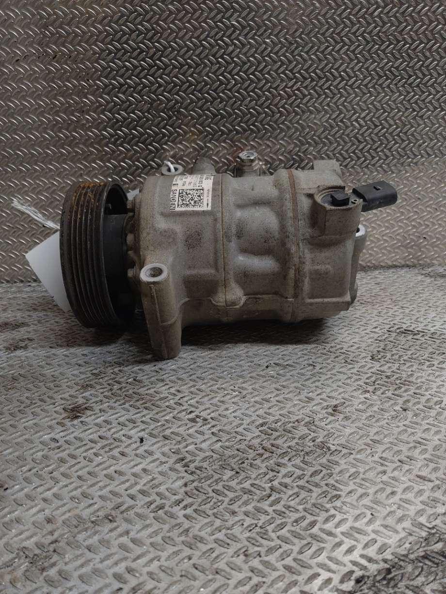 Aircondition kompressor til VW Caddy 2015-2020 (Type III, Fase 3)  (VOLKSWAGEN|5Q0820803K|5Q0820803F|)