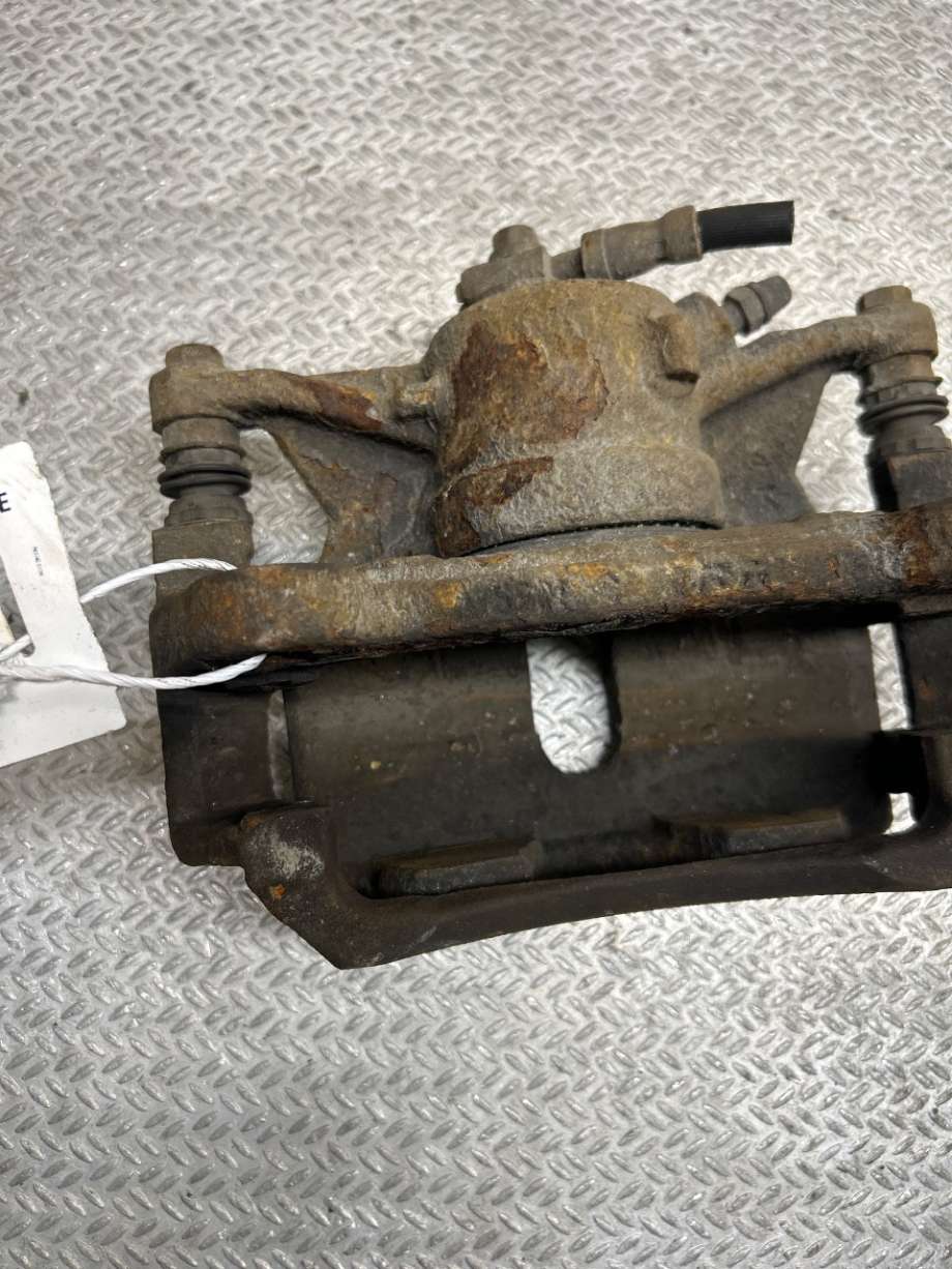 Bremsecaliper høyre foran til VW Caddy, 2015-2020 (Type III, Fase 3) (VOLKSWAGEN|8V0615124)