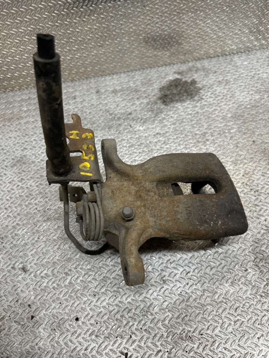 Bremsecaliper høyre bak til VW Caddy 2015-2020 (Type III, Fase 3) (VOLKSWAGEN|2K5615424A|)
