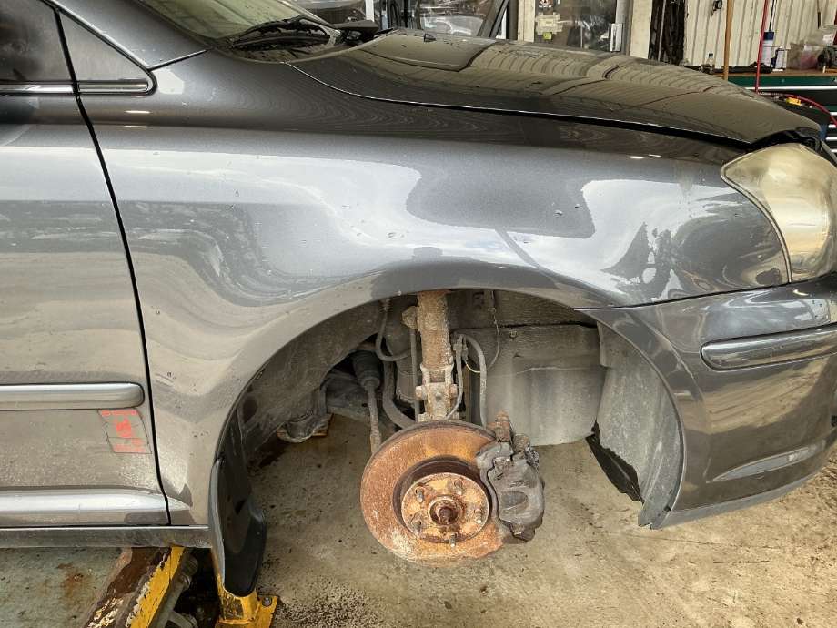 Skjerm høyre foran til Toyota Avensis, 2003-2008 (Type II)  (TOYOTA|)
